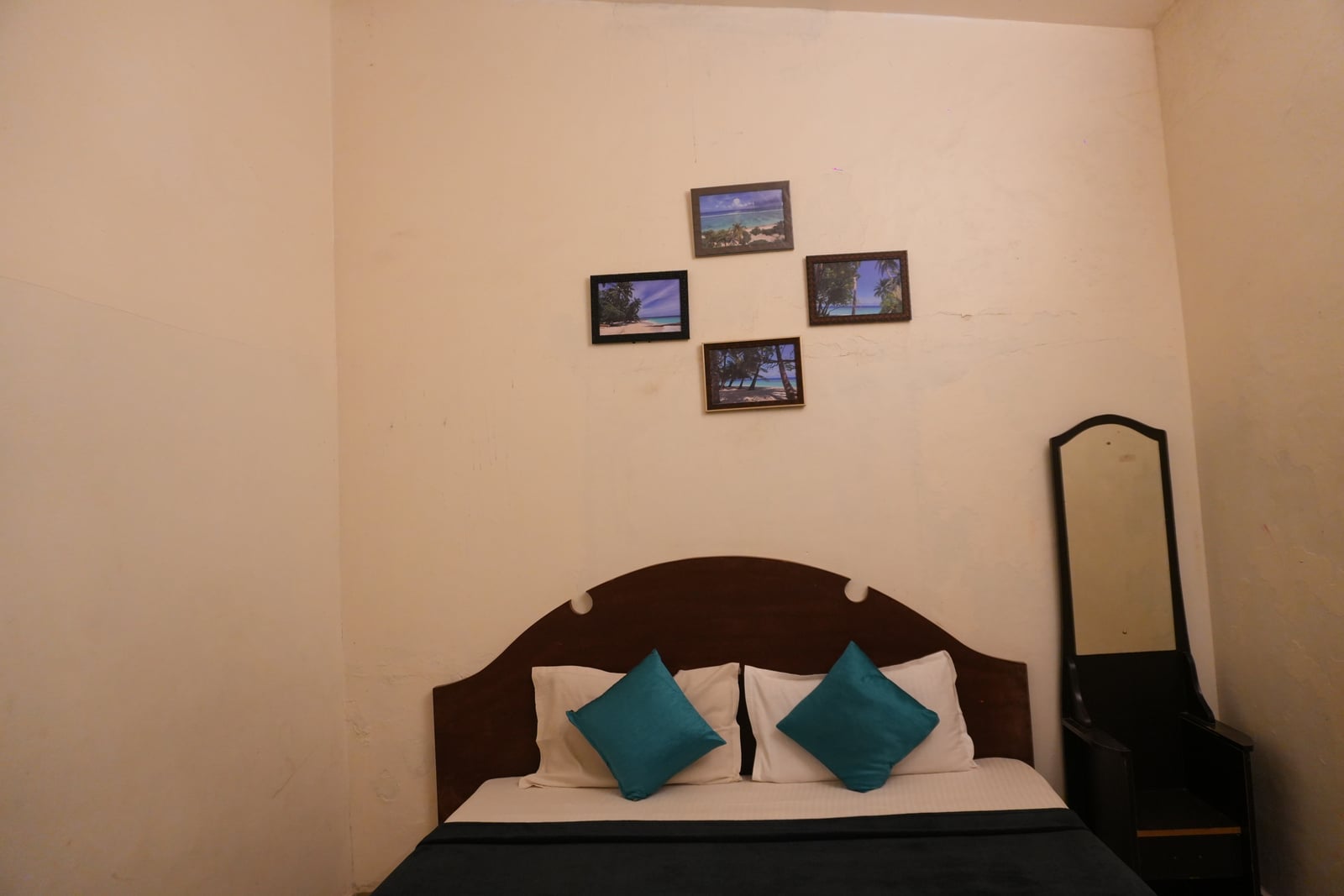 Homestay hall